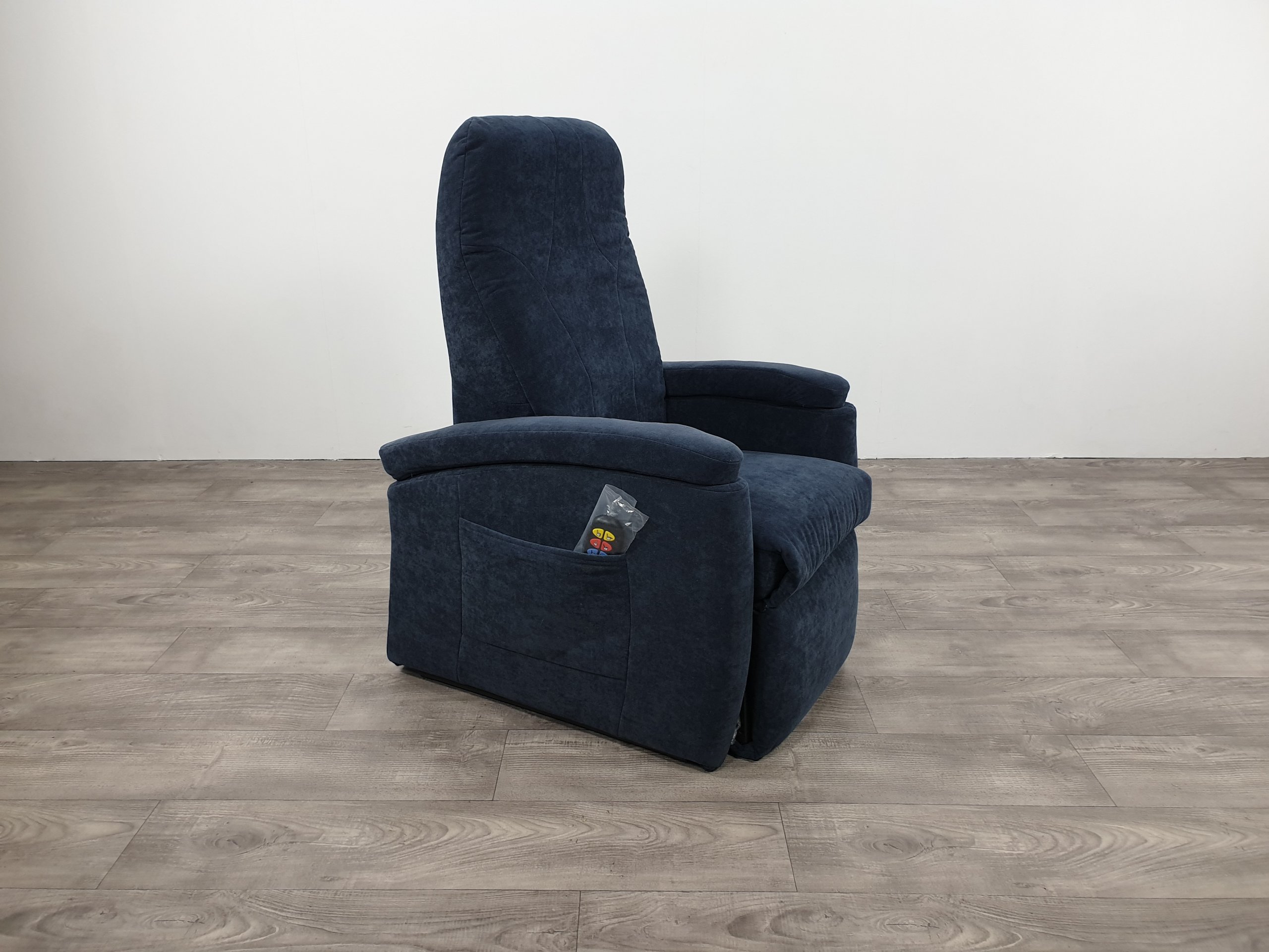 518 Staop stoel 571, 45cm. blauw. Zeker Zit, staop stoelen. Huur